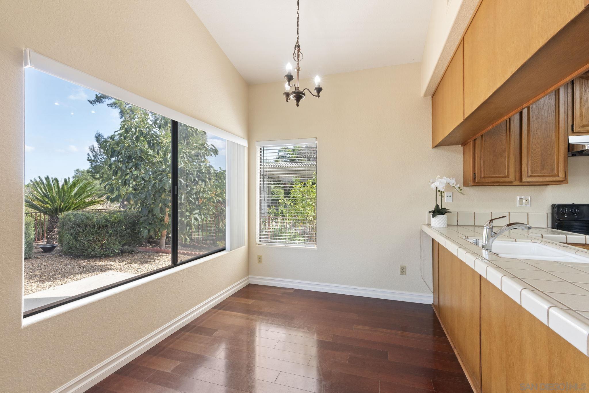 Detail Gallery Image 7 of 41 For 15174  Avenida Rorras, San Diego,  CA 92128 - 3 Beds | 2 Baths
