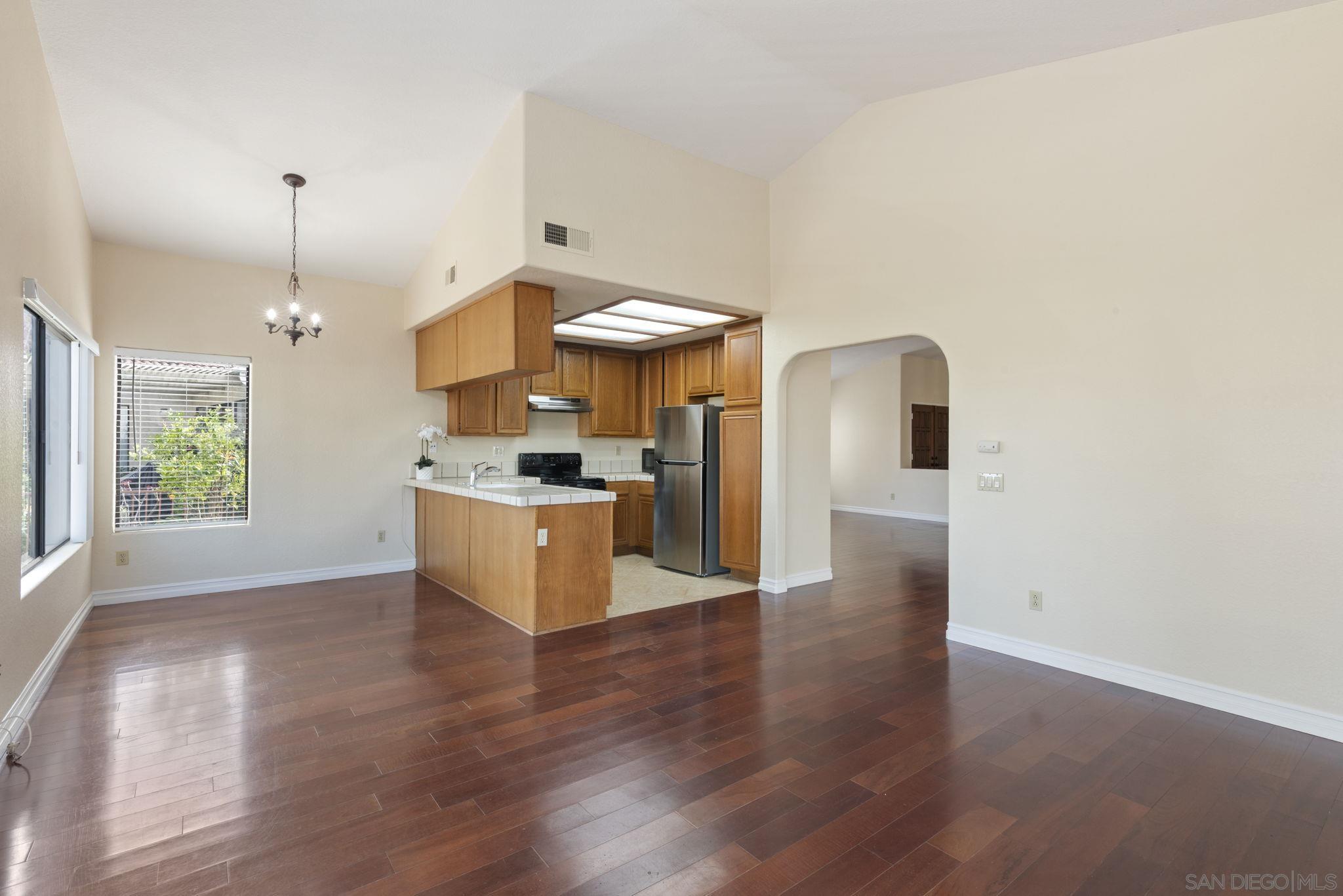 Detail Gallery Image 10 of 41 For 15174  Avenida Rorras, San Diego,  CA 92128 - 3 Beds | 2 Baths