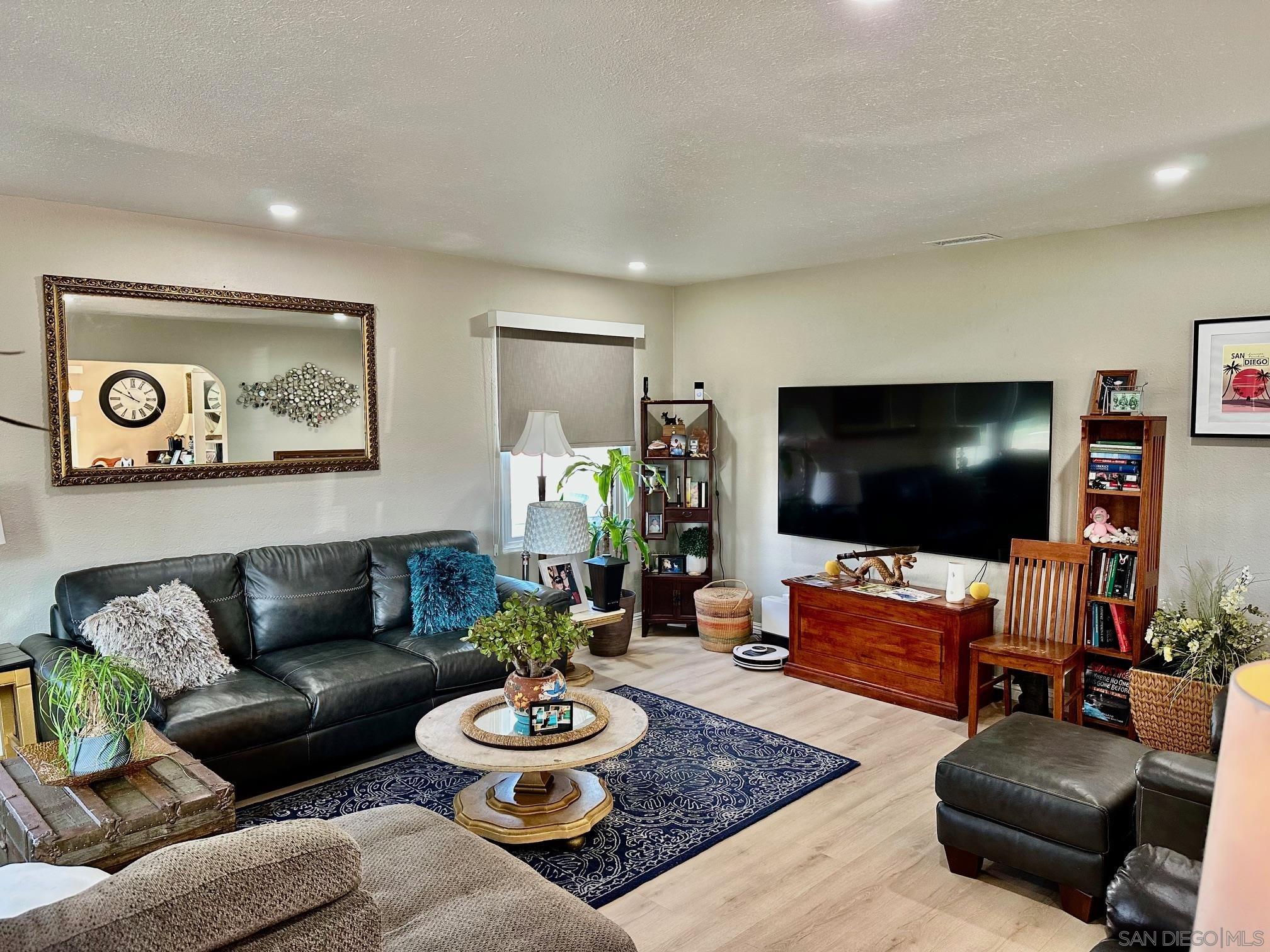 Detail Gallery Image 2 of 21 For 2905  Buena Vista Avenue, Lemon Grove,  CA 91945 - 3 Beds | 1 Baths