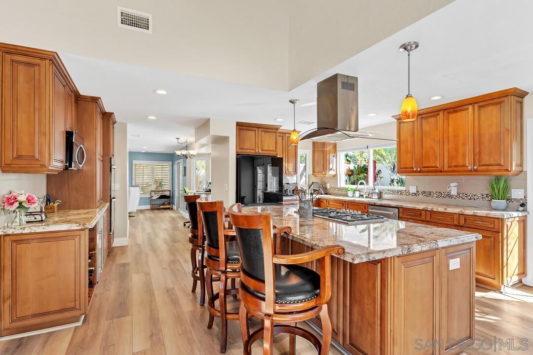 Detail Gallery Image 8 of 46 For 11655  Cebada Ct, San Diego,  CA 92124 - 4 Beds | 2/1 Baths
