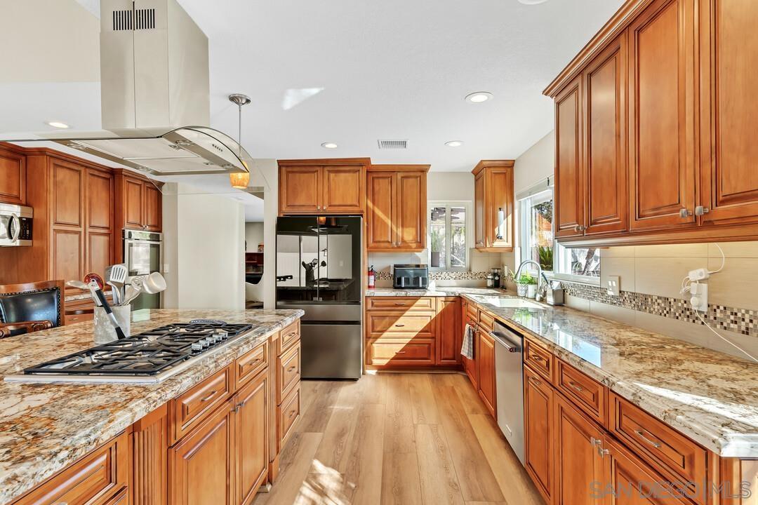 Detail Gallery Image 10 of 46 For 11655  Cebada Ct, San Diego,  CA 92124 - 4 Beds | 2/1 Baths