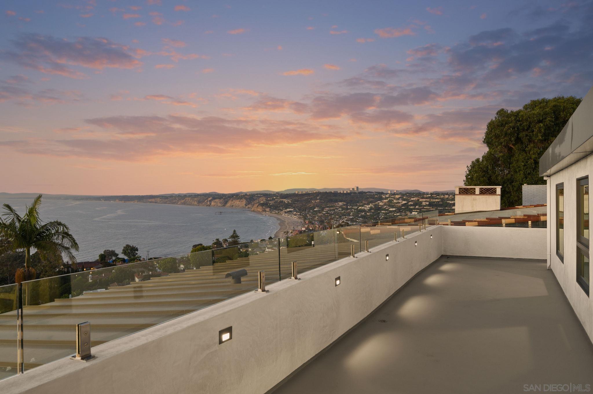 Detail Gallery Image 11 of 13 For 1586  Crespo Dr, La Jolla,  CA 92037 - 3 Beds | 3/1 Baths