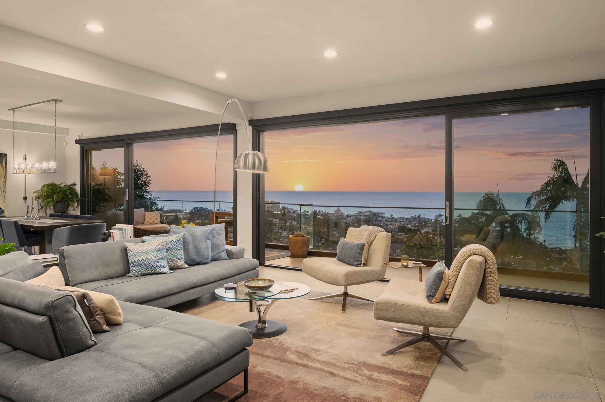 Detail Gallery Image 3 of 13 For 1586  Crespo Dr, La Jolla,  CA 92037 - 3 Beds | 3/1 Baths