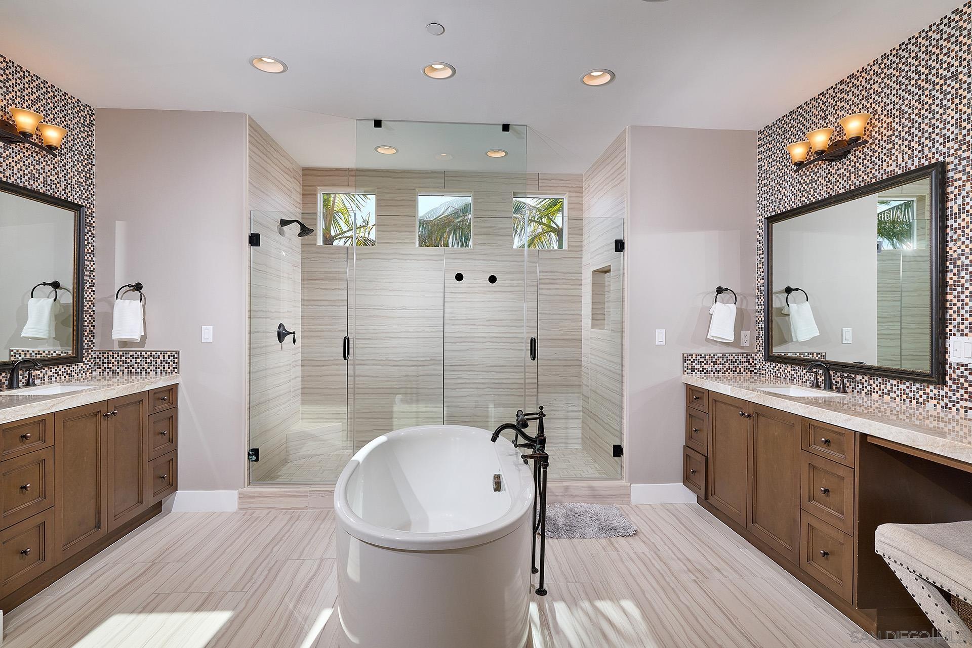 Detail Gallery Image 26 of 61 For 4843  Nelson Ct, Carlsbad,  CA 92010 - 4 Beds | 4/1 Baths