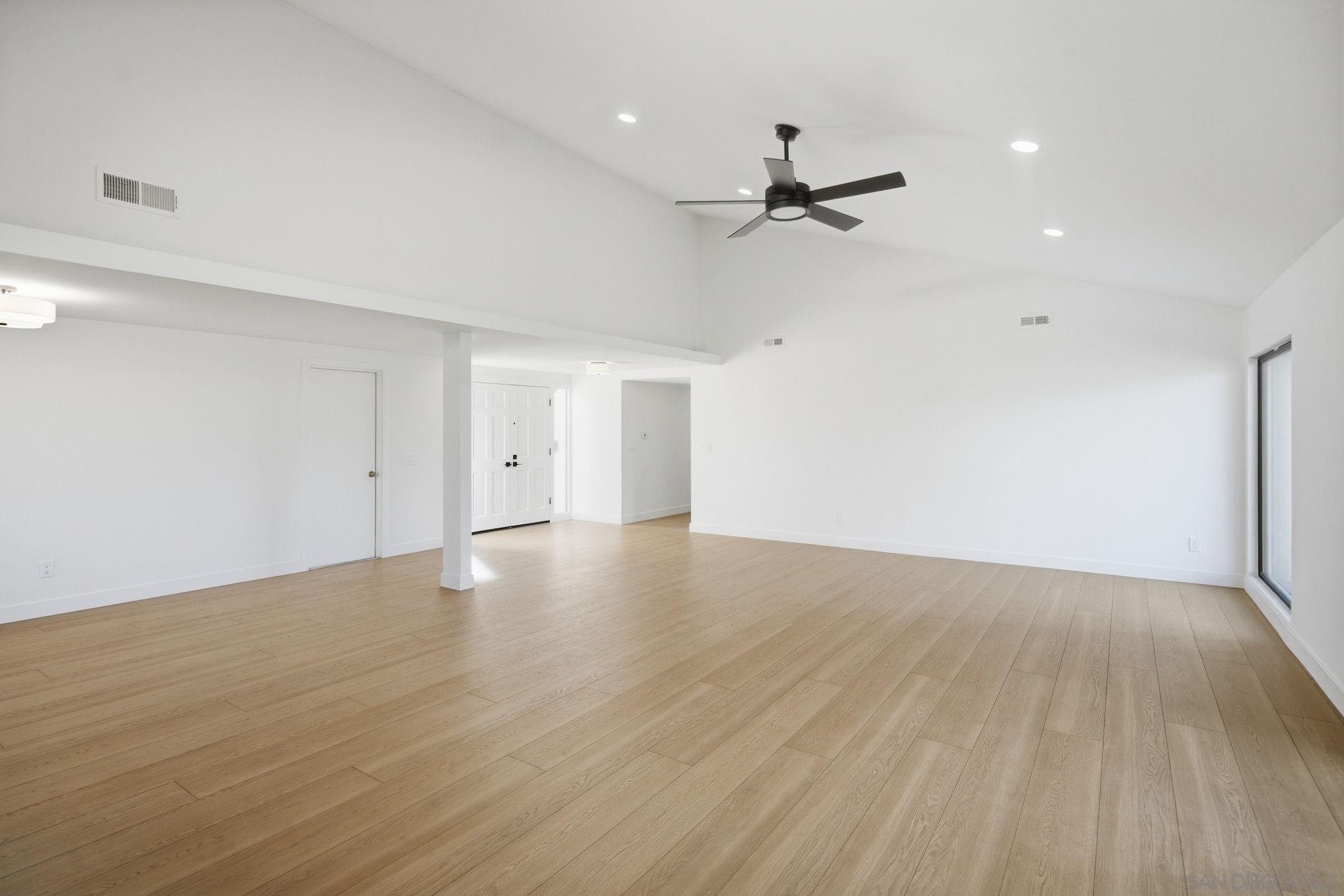 Detail Gallery Image 16 of 69 For 3128  Governor Drive, San Diego,  CA 92122 - 4 Beds | 2 Baths