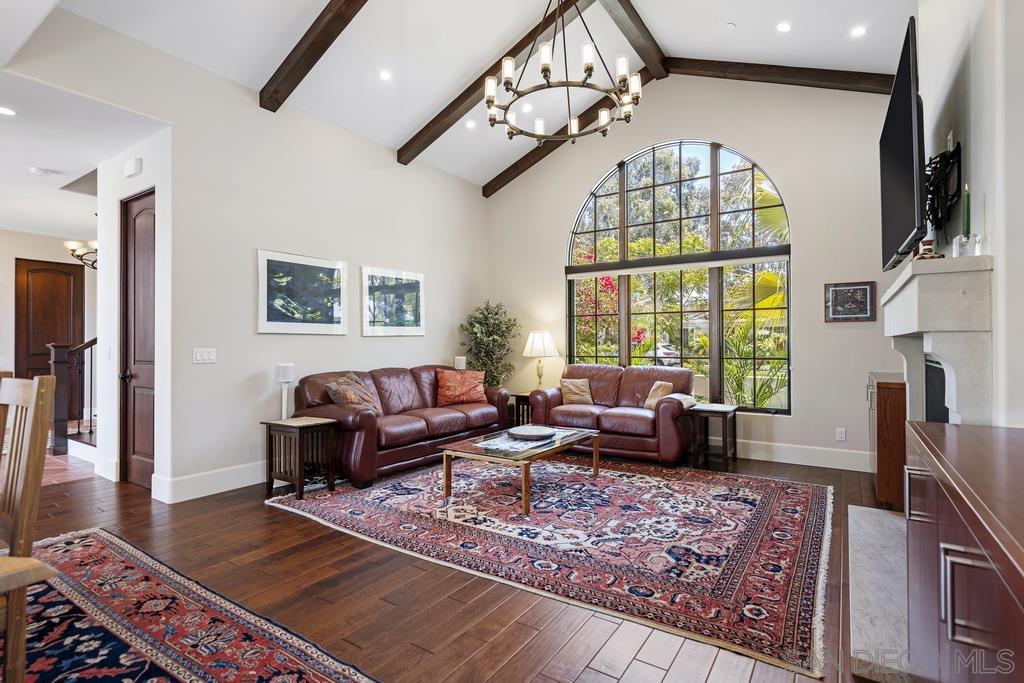 Detail Gallery Image 12 of 75 For Pine St, Coronado,  CA 92118 - 4 Beds | 3/1 Baths