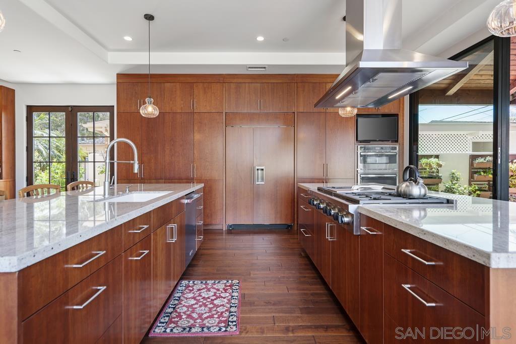 Detail Gallery Image 21 of 75 For Pine St, Coronado,  CA 92118 - 4 Beds | 3/1 Baths