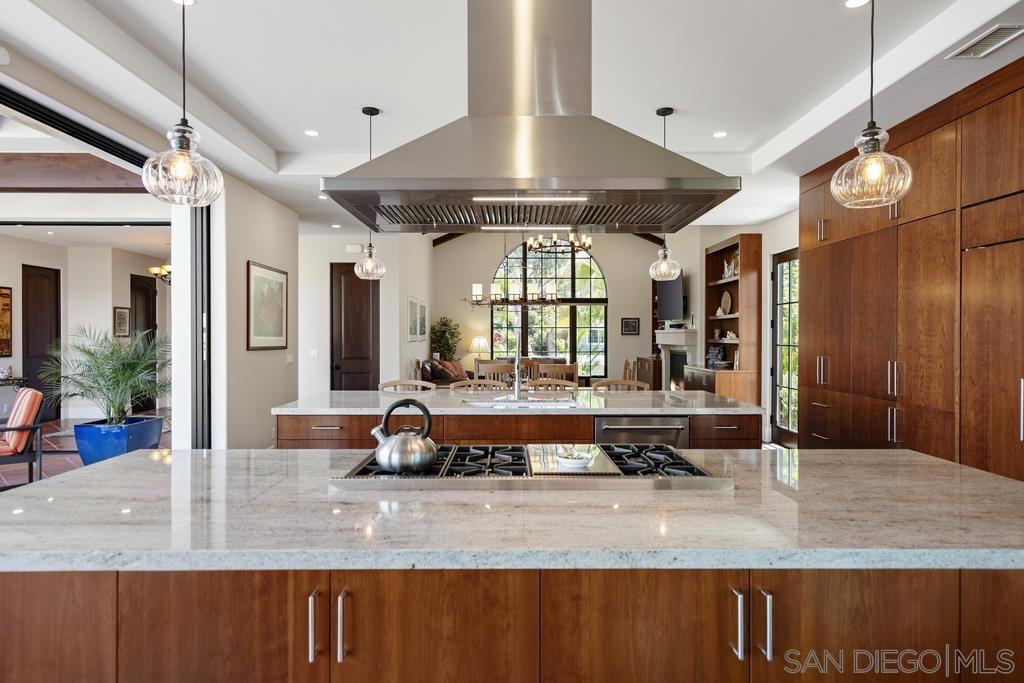 Detail Gallery Image 23 of 75 For Pine St, Coronado,  CA 92118 - 4 Beds | 3/1 Baths