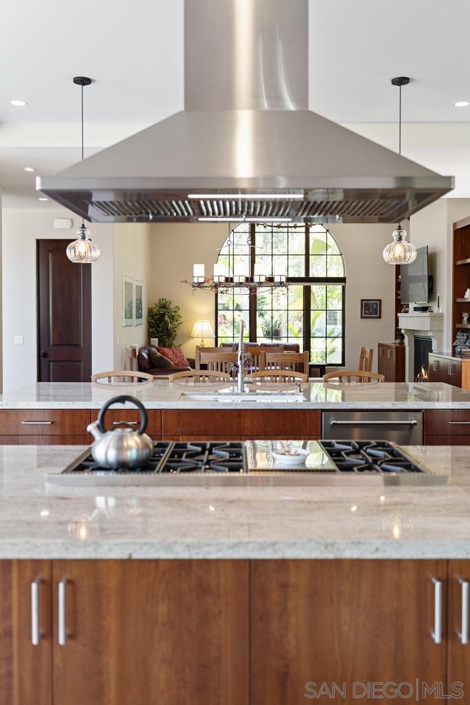 Detail Gallery Image 24 of 75 For Pine St, Coronado,  CA 92118 - 4 Beds | 3/1 Baths