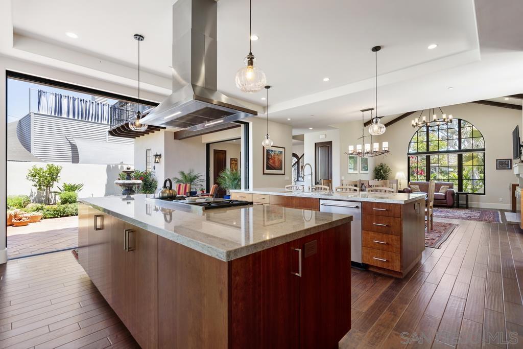 Detail Gallery Image 25 of 75 For Pine St, Coronado,  CA 92118 - 4 Beds | 3/1 Baths