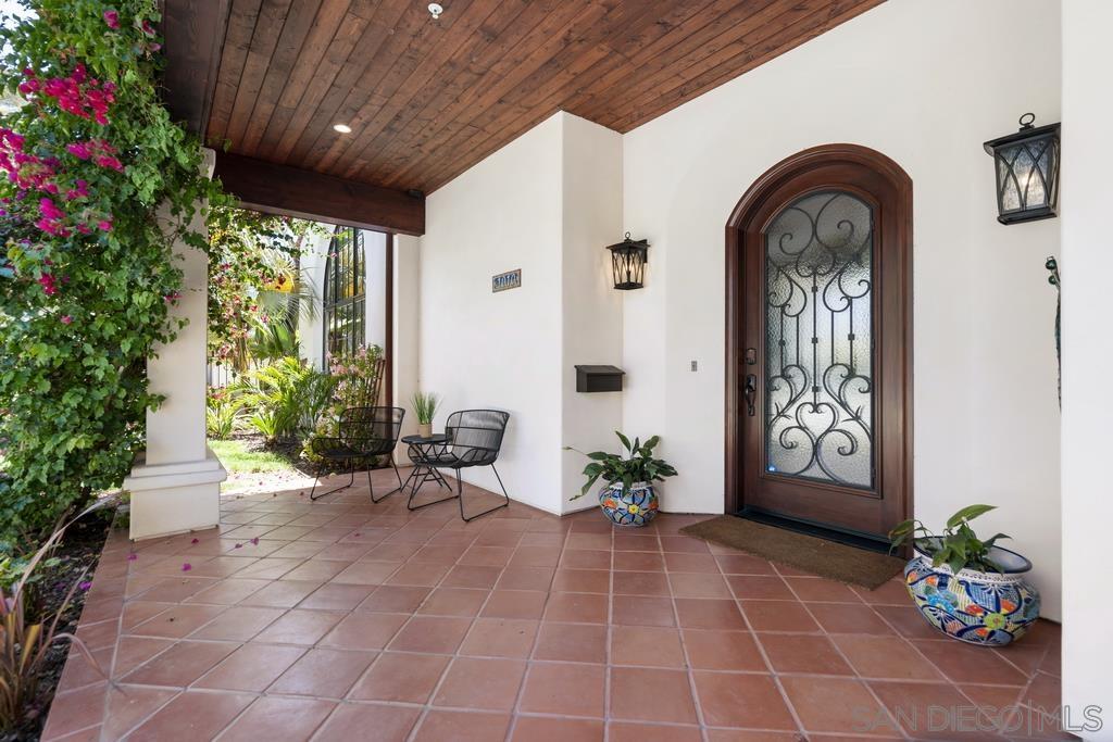 Detail Gallery Image 6 of 75 For Pine St, Coronado,  CA 92118 - 4 Beds | 3/1 Baths