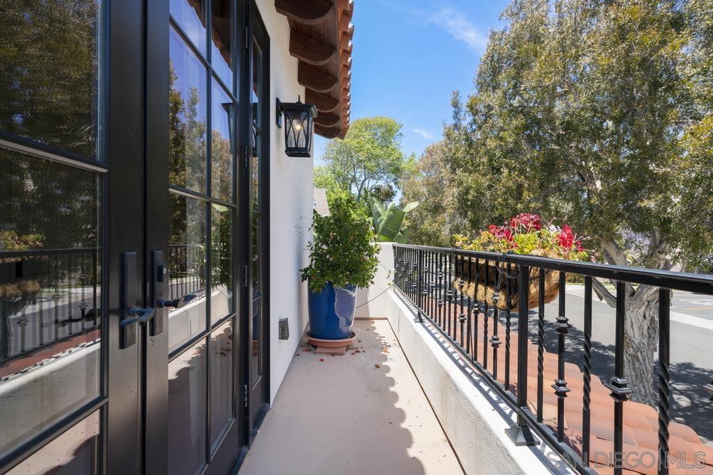 Detail Gallery Image 56 of 75 For Pine St, Coronado,  CA 92118 - 4 Beds | 3/1 Baths