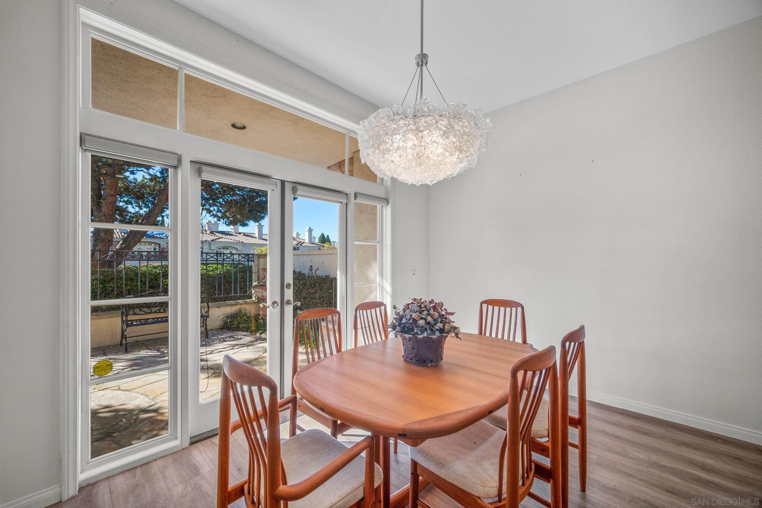 Detail Gallery Image 12 of 25 For 5380  Renaissance Ave, San Diego,  CA 92122 - 4 Beds | 3/1 Baths