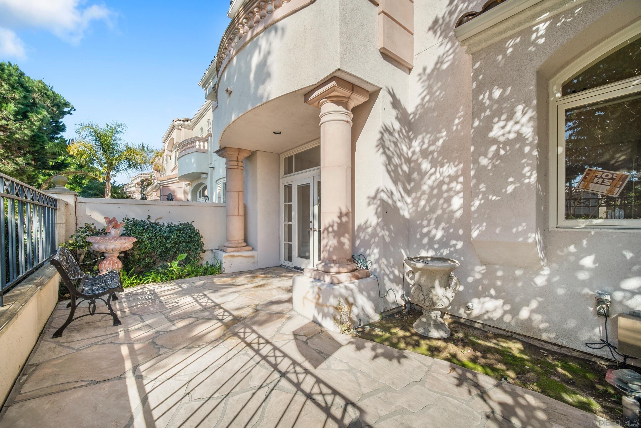 Detail Gallery Image 13 of 25 For 5380  Renaissance Ave, San Diego,  CA 92122 - 4 Beds | 3/1 Baths