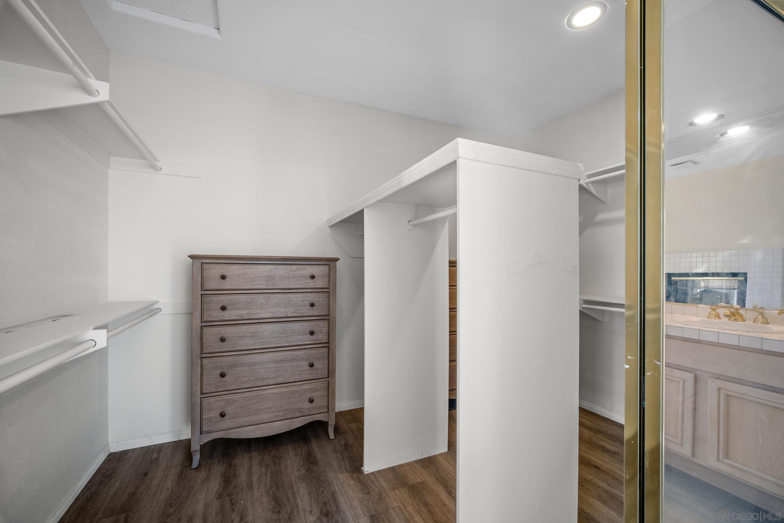 Detail Gallery Image 18 of 25 For 5380  Renaissance Ave, San Diego,  CA 92122 - 4 Beds | 3/1 Baths