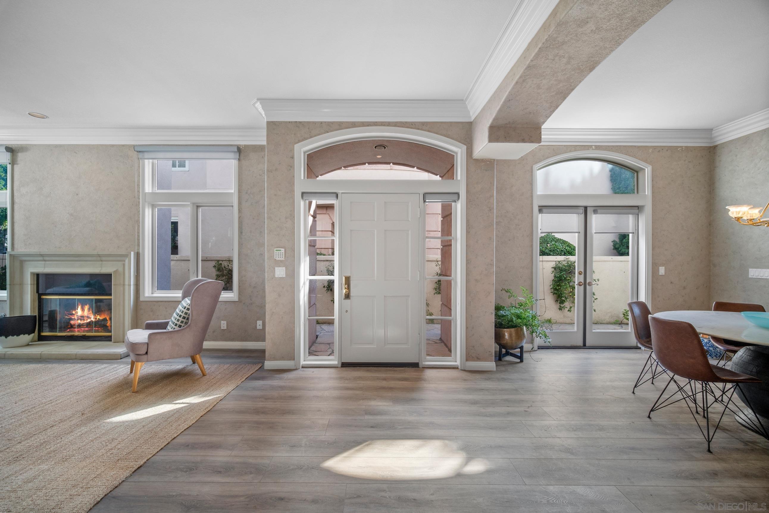 Detail Gallery Image 3 of 25 For 5380  Renaissance Ave, San Diego,  CA 92122 - 4 Beds | 3/1 Baths