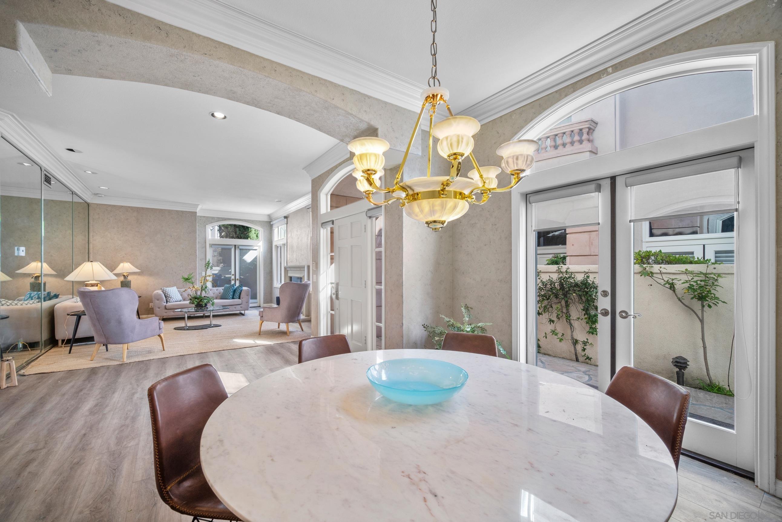 Detail Gallery Image 6 of 25 For 5380  Renaissance Ave, San Diego,  CA 92122 - 4 Beds | 3/1 Baths