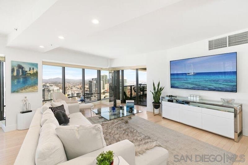 Detail Gallery Image 2 of 18 For 200  Harbor Dr.  3401, San Diego,  CA 92101 - 2 Beds | 2 Baths