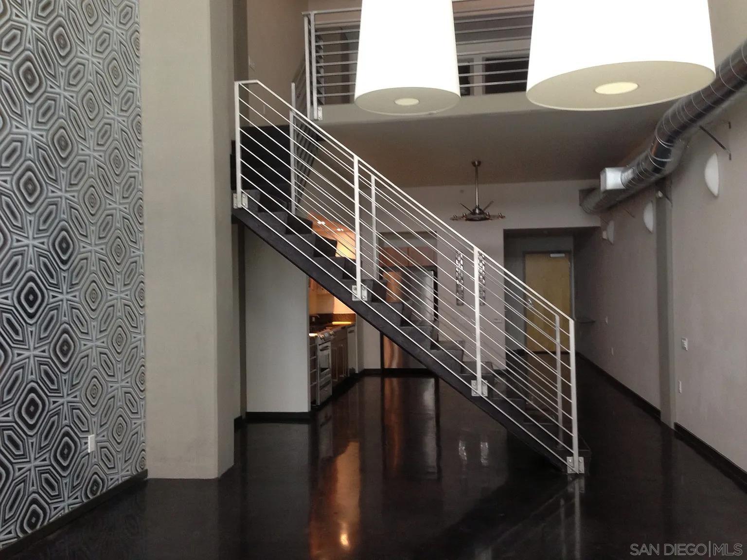 Front Image Thumbnail for SD260003182