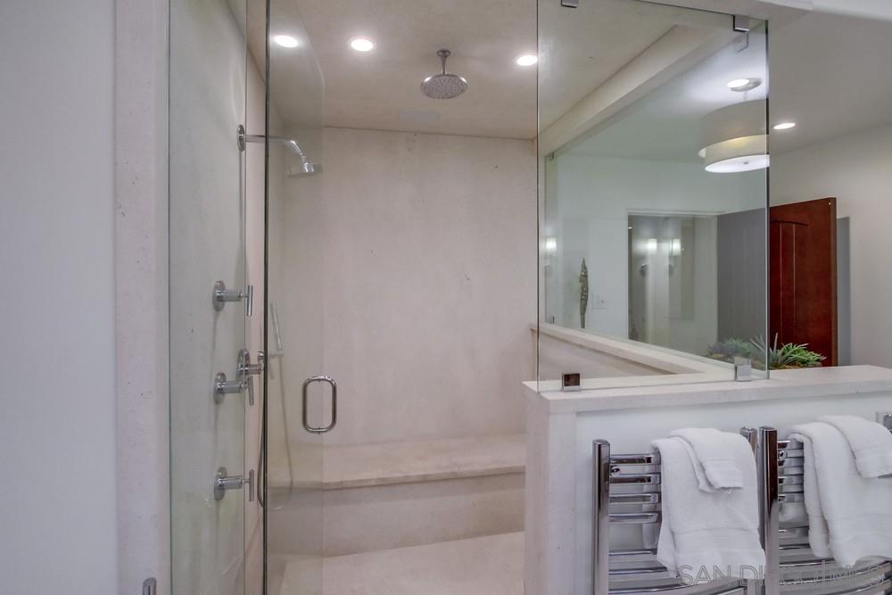 Detail Gallery Image 17 of 50 For 10  Ocean Court, Coronado,  CA 92118 - 6 Beds | 5/1 Baths