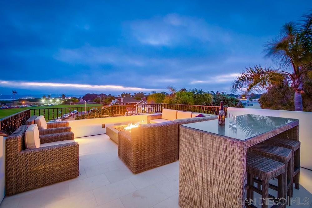 Detail Gallery Image 3 of 50 For 10  Ocean Court, Coronado,  CA 92118 - 6 Beds | 5/1 Baths