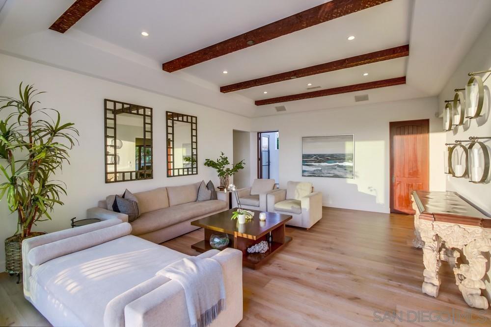 Detail Gallery Image 6 of 50 For 10  Ocean Court, Coronado,  CA 92118 - 6 Beds | 5/1 Baths