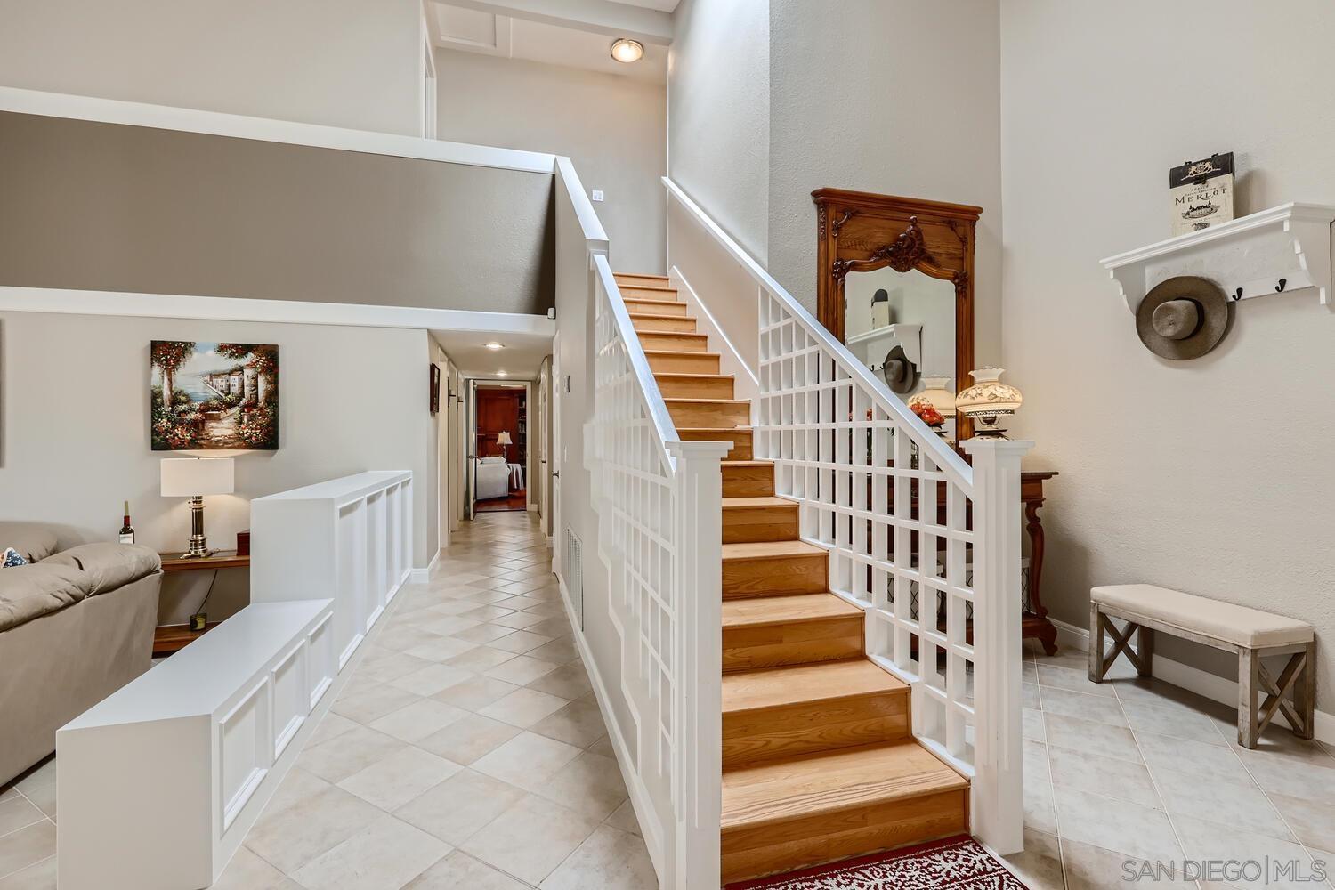 Detail Gallery Image 16 of 31 For 10808  Valiente Court, San Diego,  CA 92124 - 5 Beds | 3 Baths