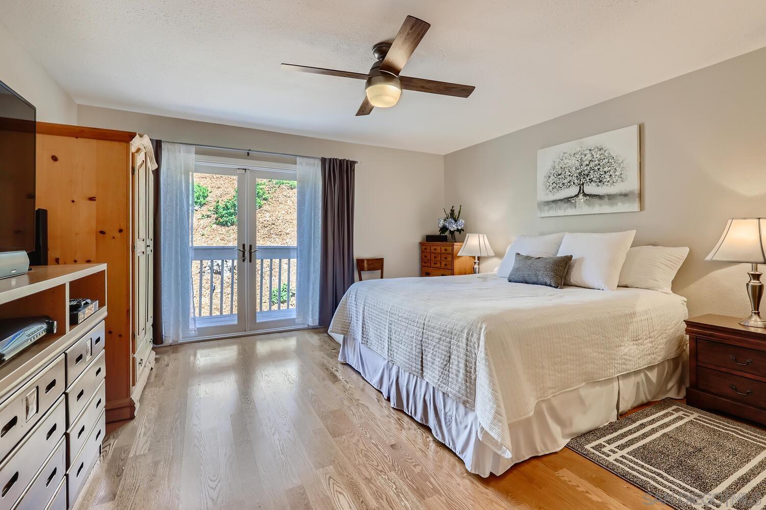 Detail Gallery Image 17 of 31 For 10808  Valiente Court, San Diego,  CA 92124 - 5 Beds | 3 Baths