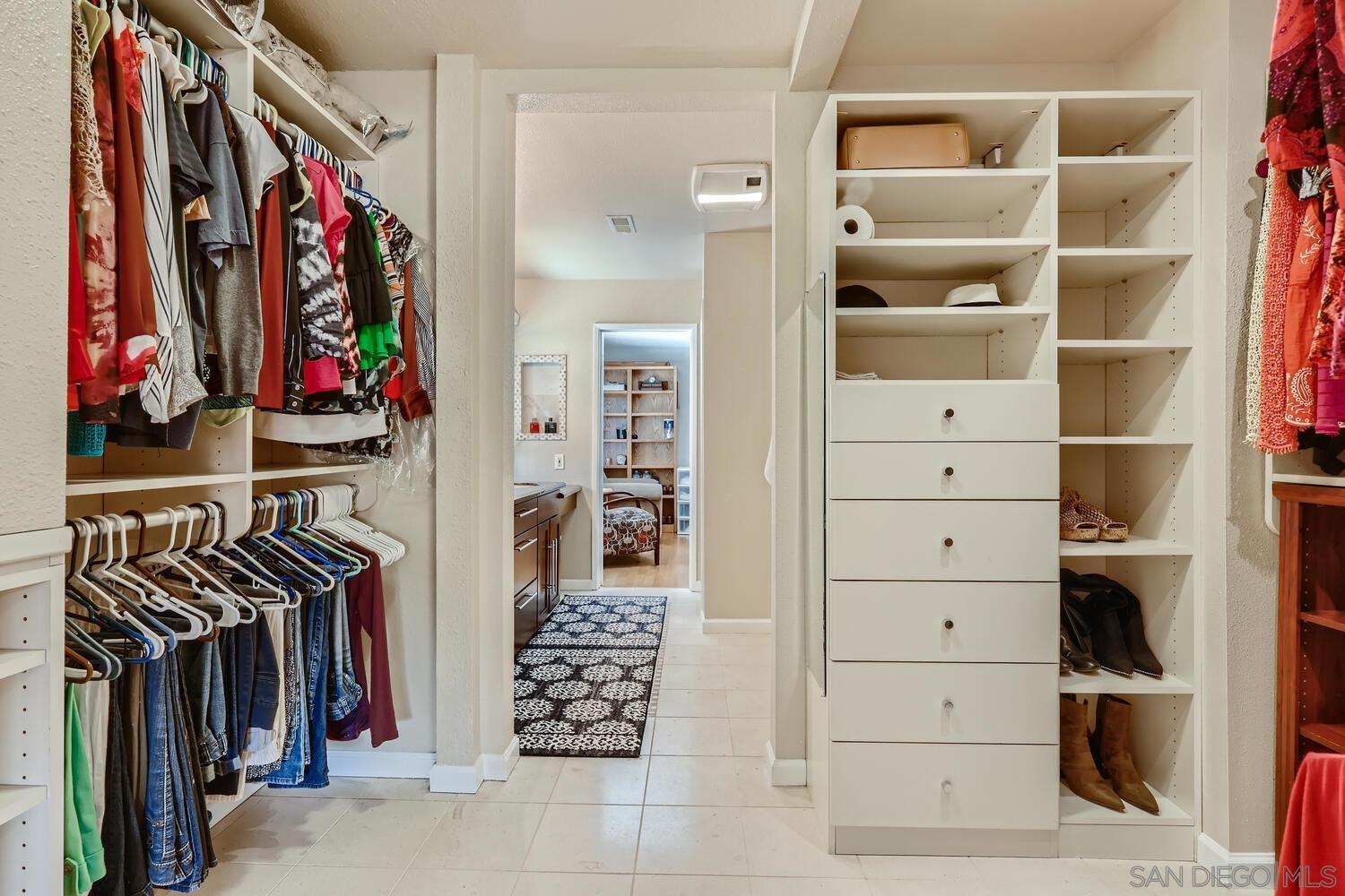 Detail Gallery Image 20 of 31 For 10808  Valiente Court, San Diego,  CA 92124 - 5 Beds | 3 Baths