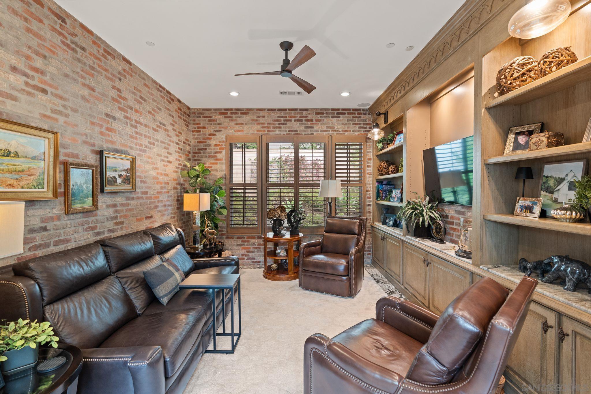 Detail Gallery Image 11 of 18 For 17051  San Antonio Rose Ct, San Diego,  CA 92127 - 4 Beds | 4/1 Baths