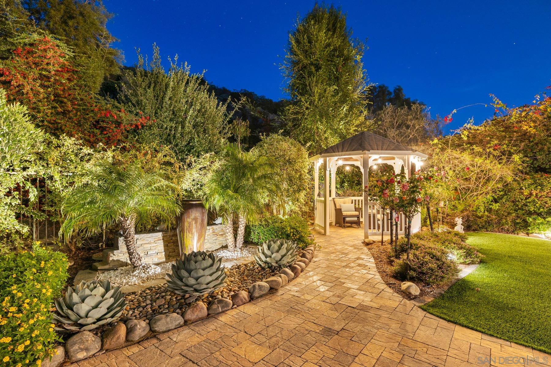 Detail Gallery Image 18 of 18 For 17051  San Antonio Rose Ct, San Diego,  CA 92127 - 4 Beds | 4/1 Baths