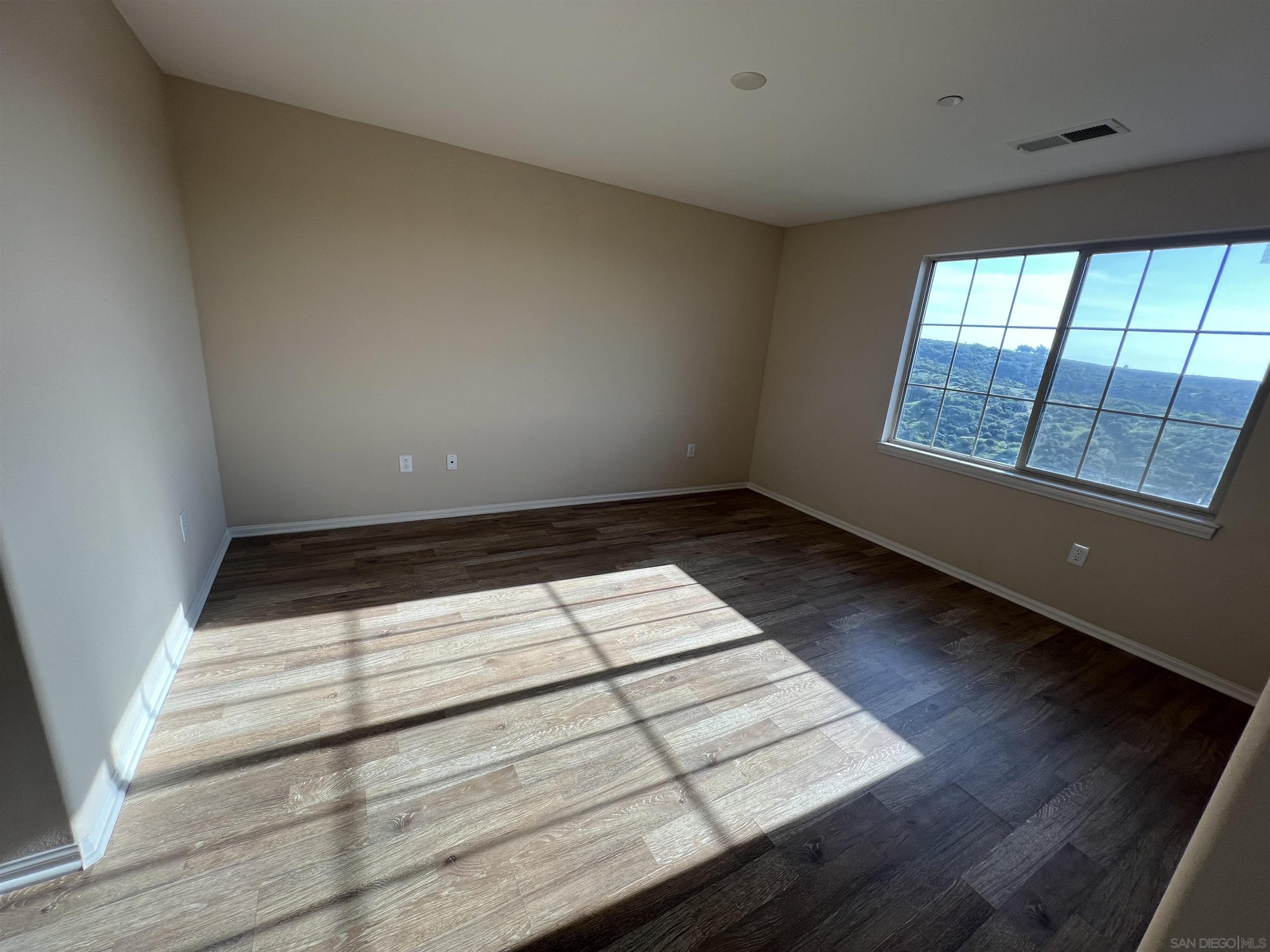 Detail Gallery Image 7 of 13 For Saltaire Pl, San Diego,  CA 92154 - 3 Beds | 2/1 Baths