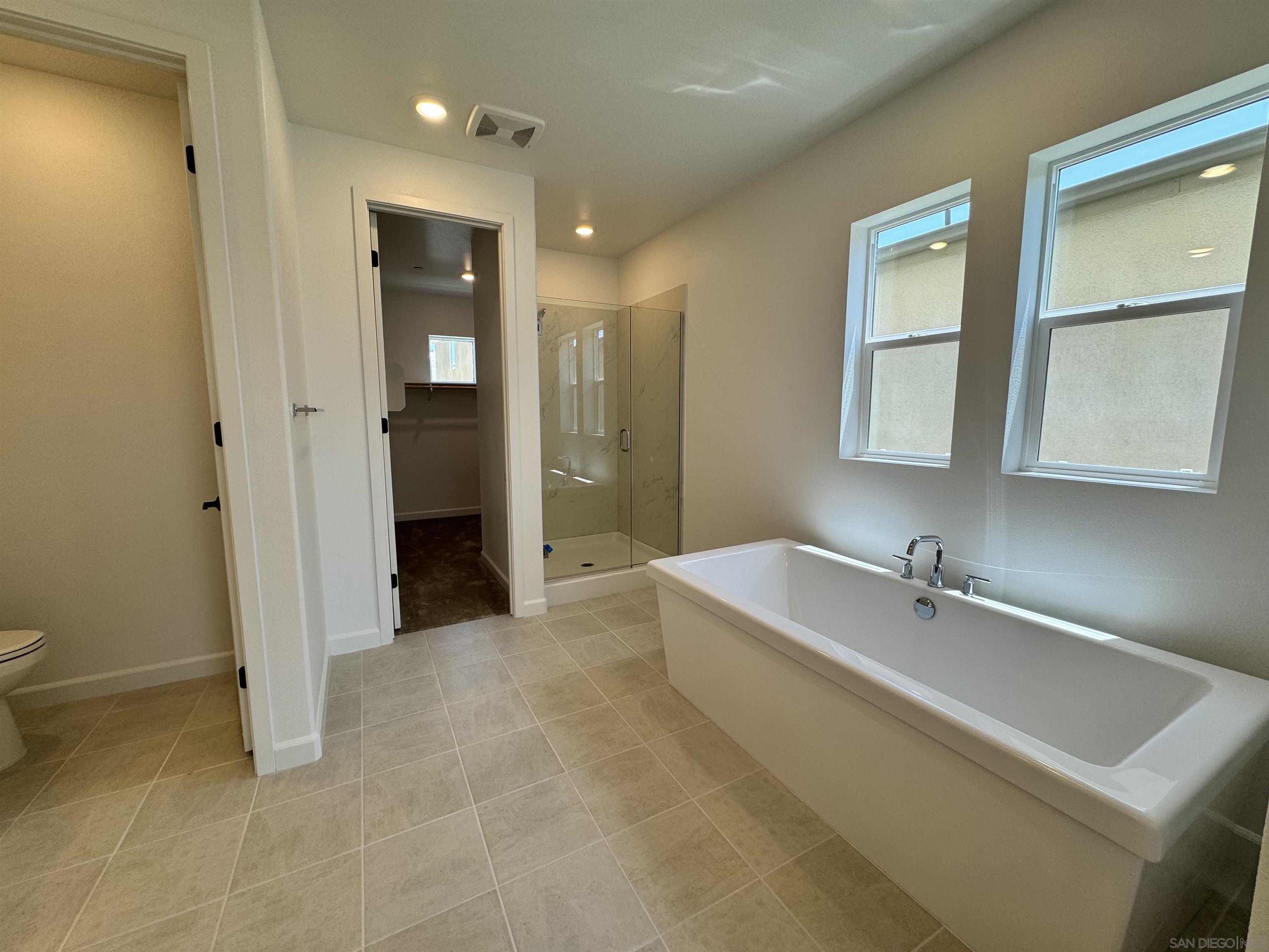 Detail Gallery Image 5 of 11 For 11830  Ella Way, San Diego,  CA 92128 - 4 Beds | 3/1 Baths