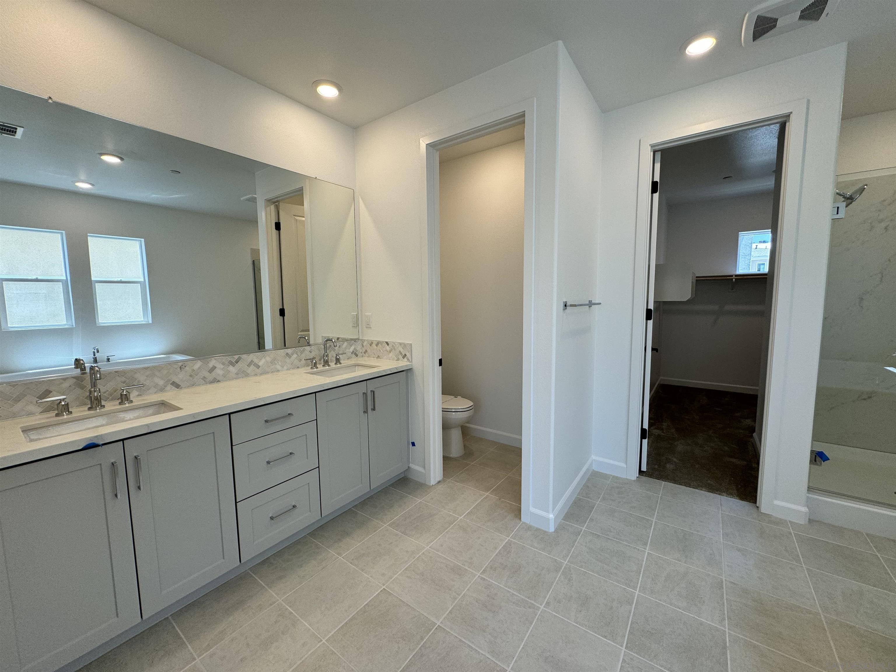 Detail Gallery Image 6 of 11 For 11830  Ella Way, San Diego,  CA 92128 - 4 Beds | 3/1 Baths