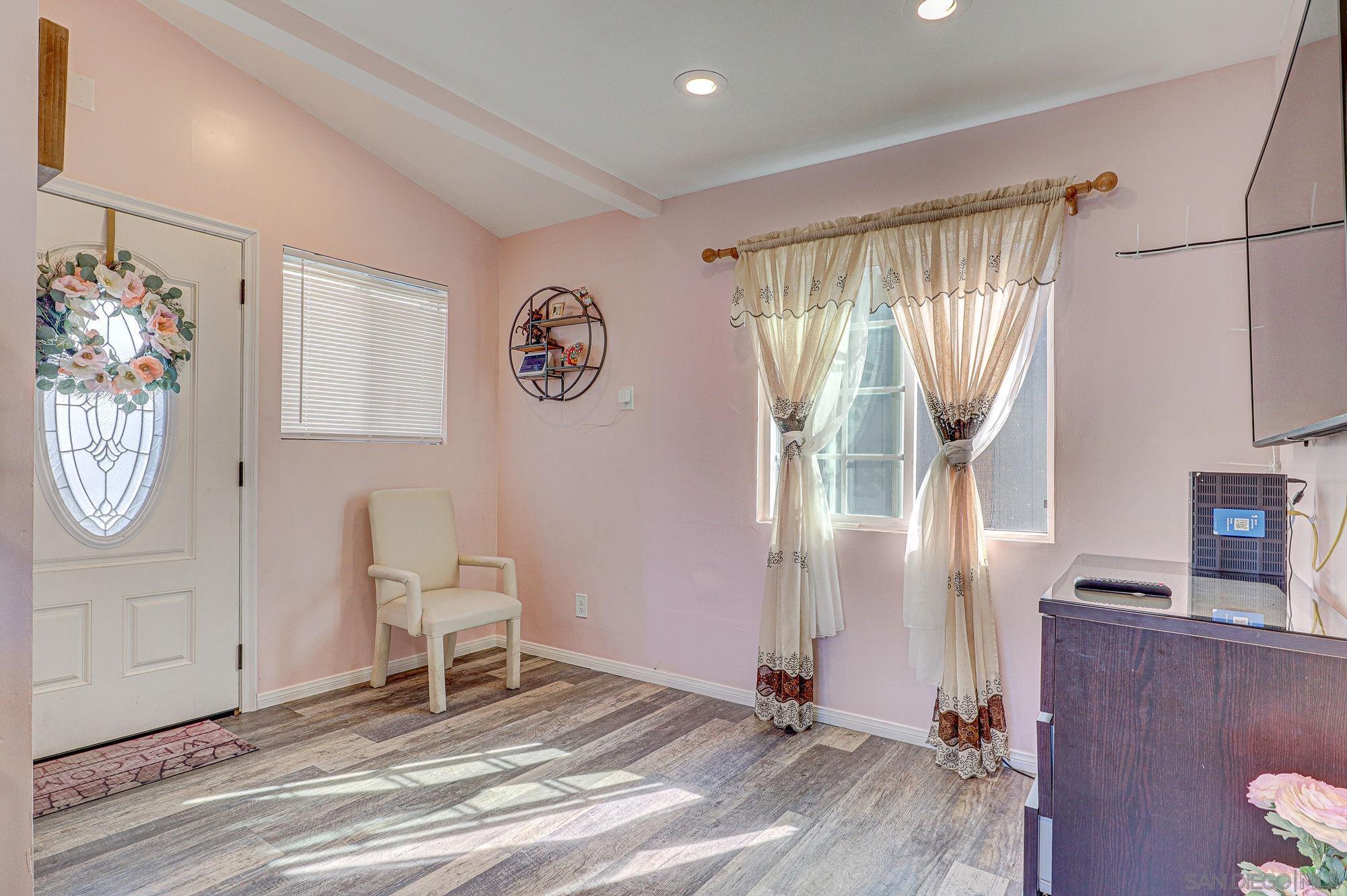 Detail Gallery Image 3 of 13 For 999  E Division St  D20, National City,  CA 91950 - 1 Beds | 1 Baths