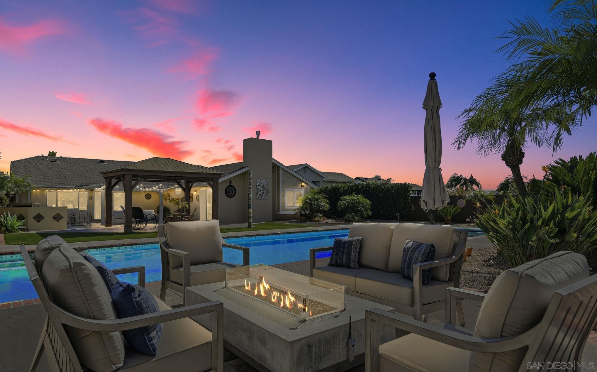 Detail Gallery Image 2 of 75 For 2742  Glasgow Dr, Carlsbad,  CA 92010 - 4 Beds | 3/1 Baths