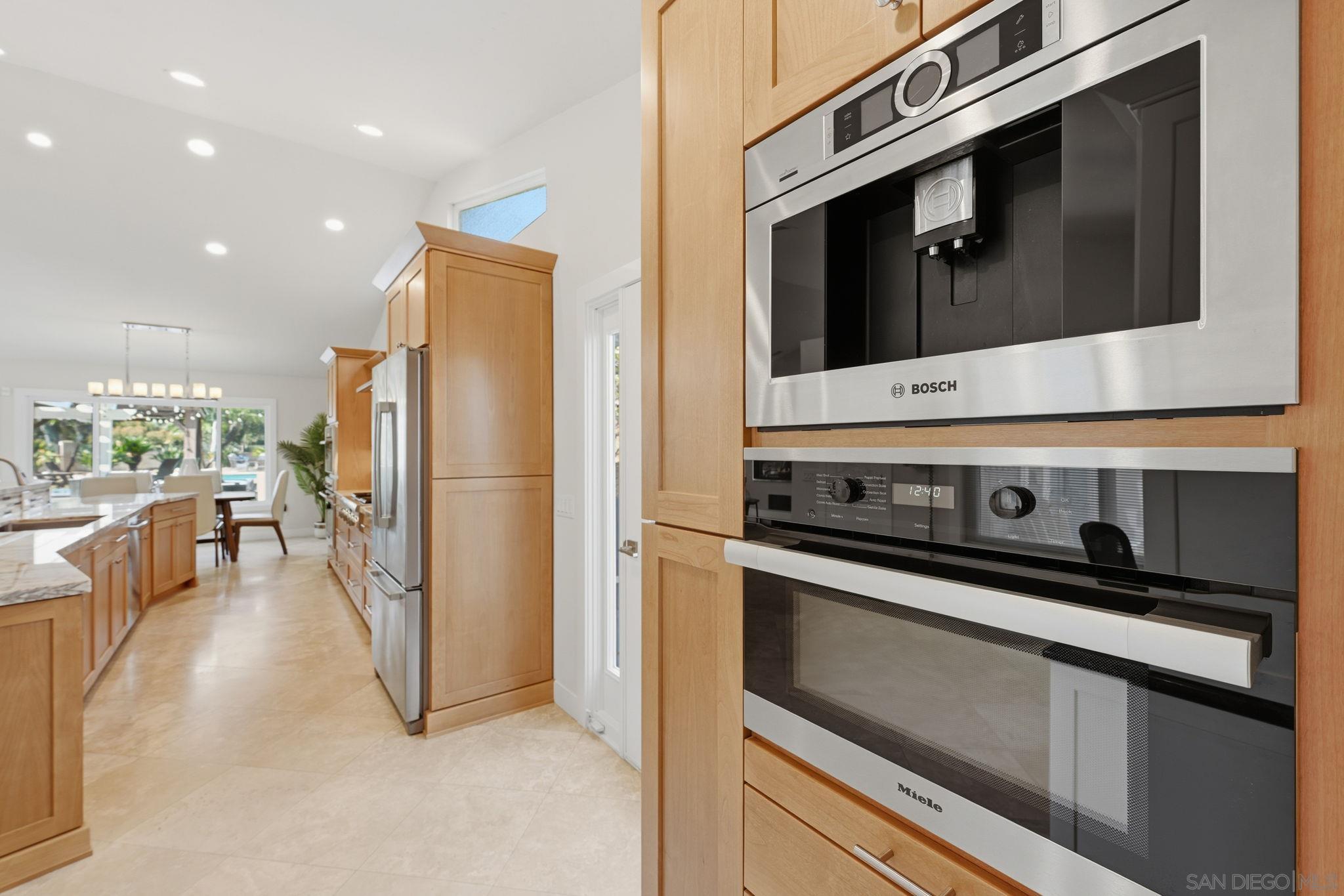 Detail Gallery Image 16 of 75 For 2742  Glasgow Dr, Carlsbad,  CA 92010 - 4 Beds | 3/1 Baths