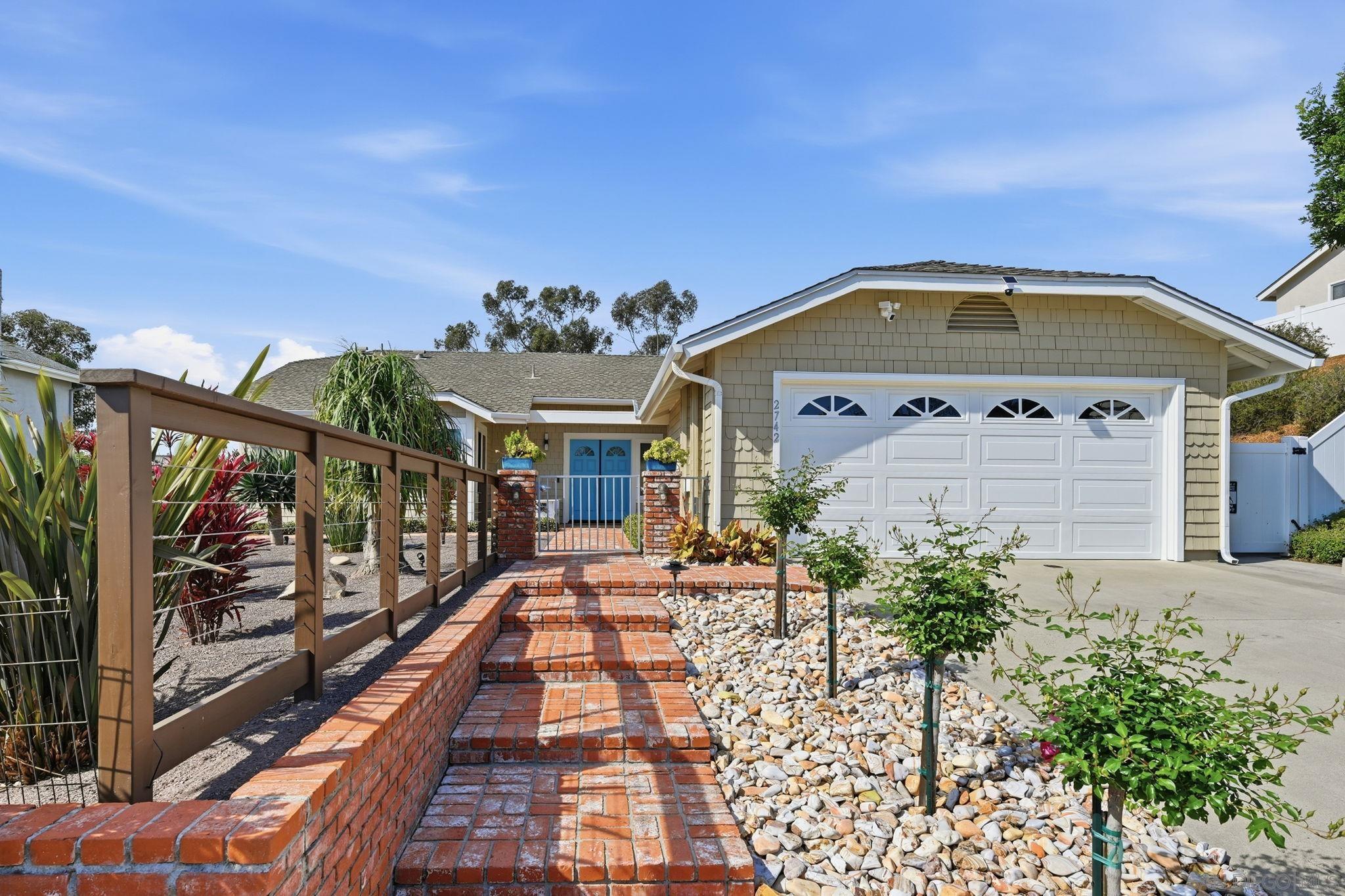 Detail Gallery Image 3 of 75 For 2742  Glasgow Dr, Carlsbad,  CA 92010 - 4 Beds | 3/1 Baths
