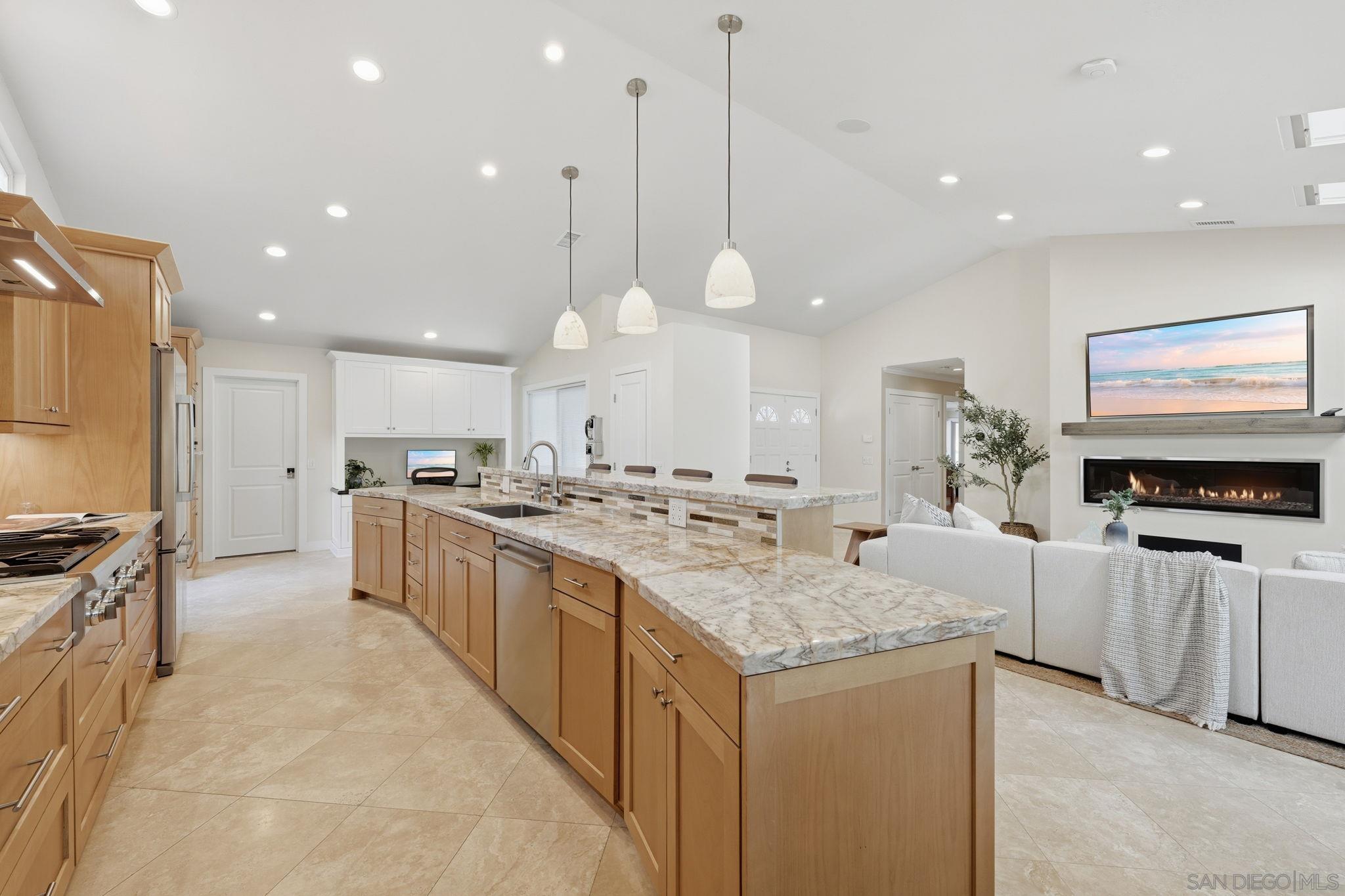 Detail Gallery Image 21 of 75 For 2742  Glasgow Dr, Carlsbad,  CA 92010 - 4 Beds | 3/1 Baths