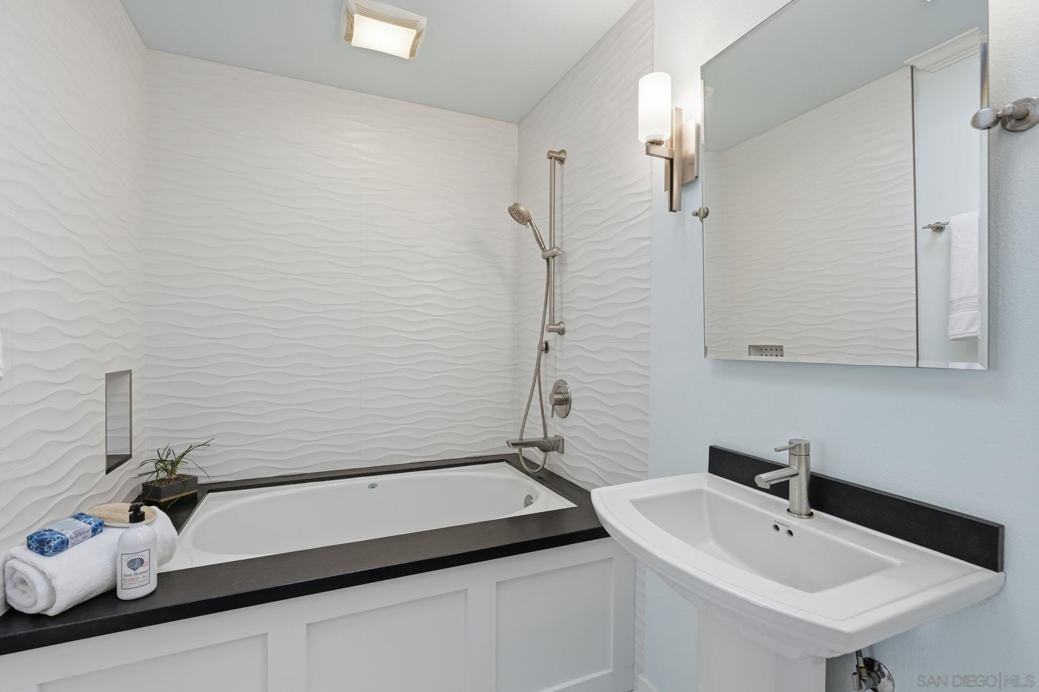 Detail Gallery Image 38 of 75 For 2742  Glasgow Dr, Carlsbad,  CA 92010 - 4 Beds | 3/1 Baths