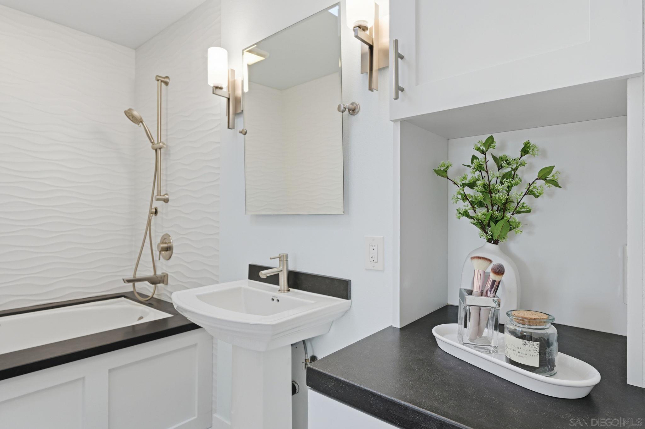 Detail Gallery Image 39 of 75 For 2742  Glasgow Dr, Carlsbad,  CA 92010 - 4 Beds | 3/1 Baths