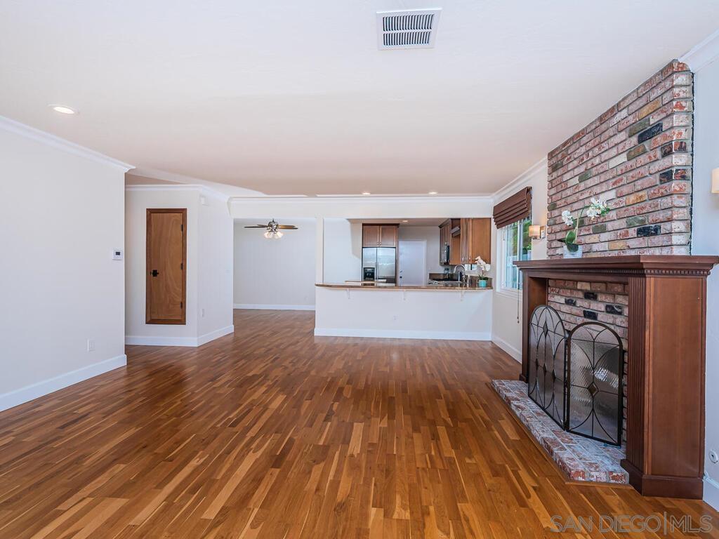 Detail Gallery Image 13 of 41 For 3269  Wellesly Ave, San Diego,  CA 92122 - 3 Beds | 3 Baths