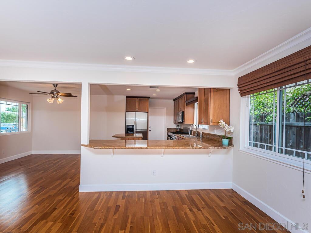 Detail Gallery Image 14 of 41 For 3269  Wellesly Ave, San Diego,  CA 92122 - 3 Beds | 3 Baths