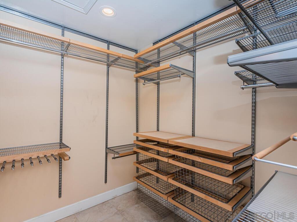 Detail Gallery Image 32 of 41 For 3269  Wellesly Ave, San Diego,  CA 92122 - 3 Beds | 3 Baths