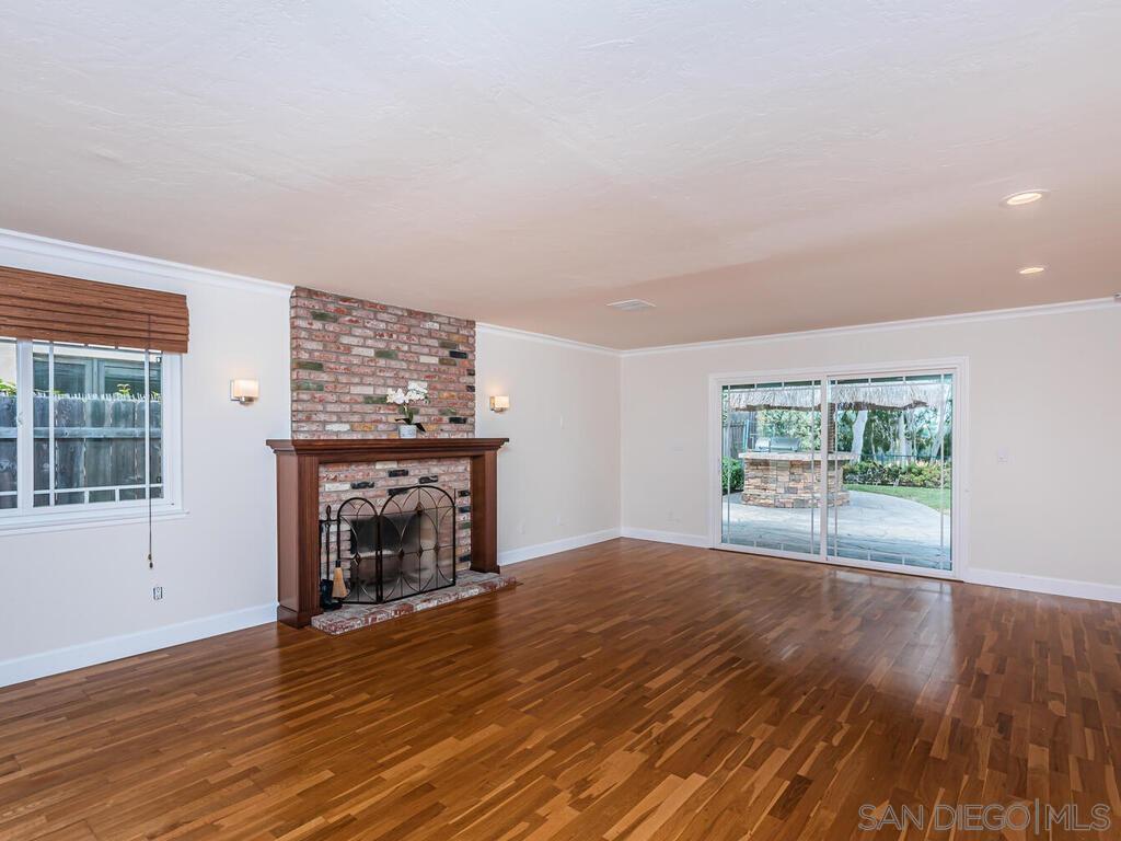 Detail Gallery Image 10 of 41 For 3269  Wellesly Ave, San Diego,  CA 92122 - 3 Beds | 3 Baths