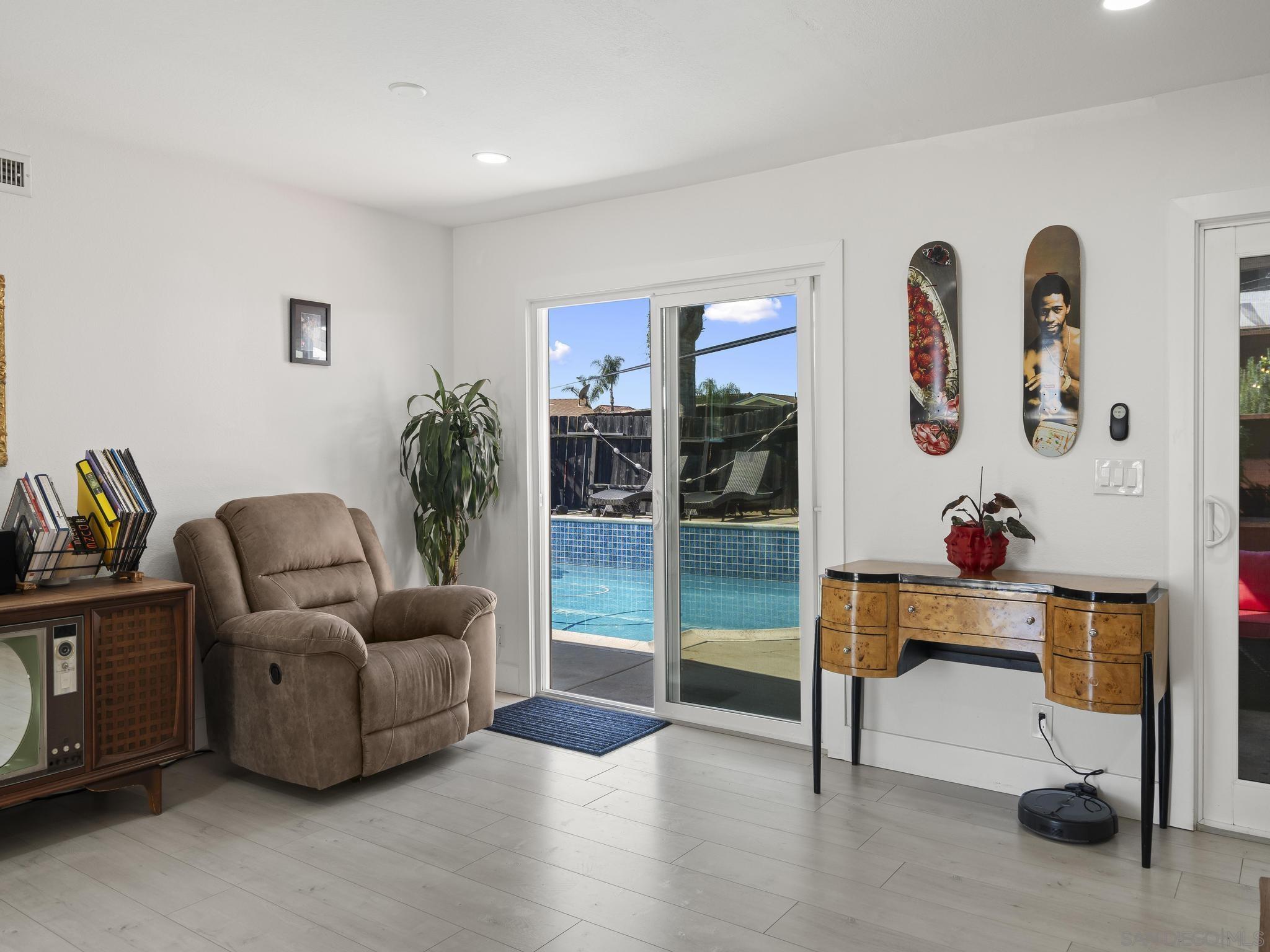 Detail Gallery Image 4 of 33 For 10252  Santana Street, Santee,  CA 92071 - 3 Beds | 2 Baths