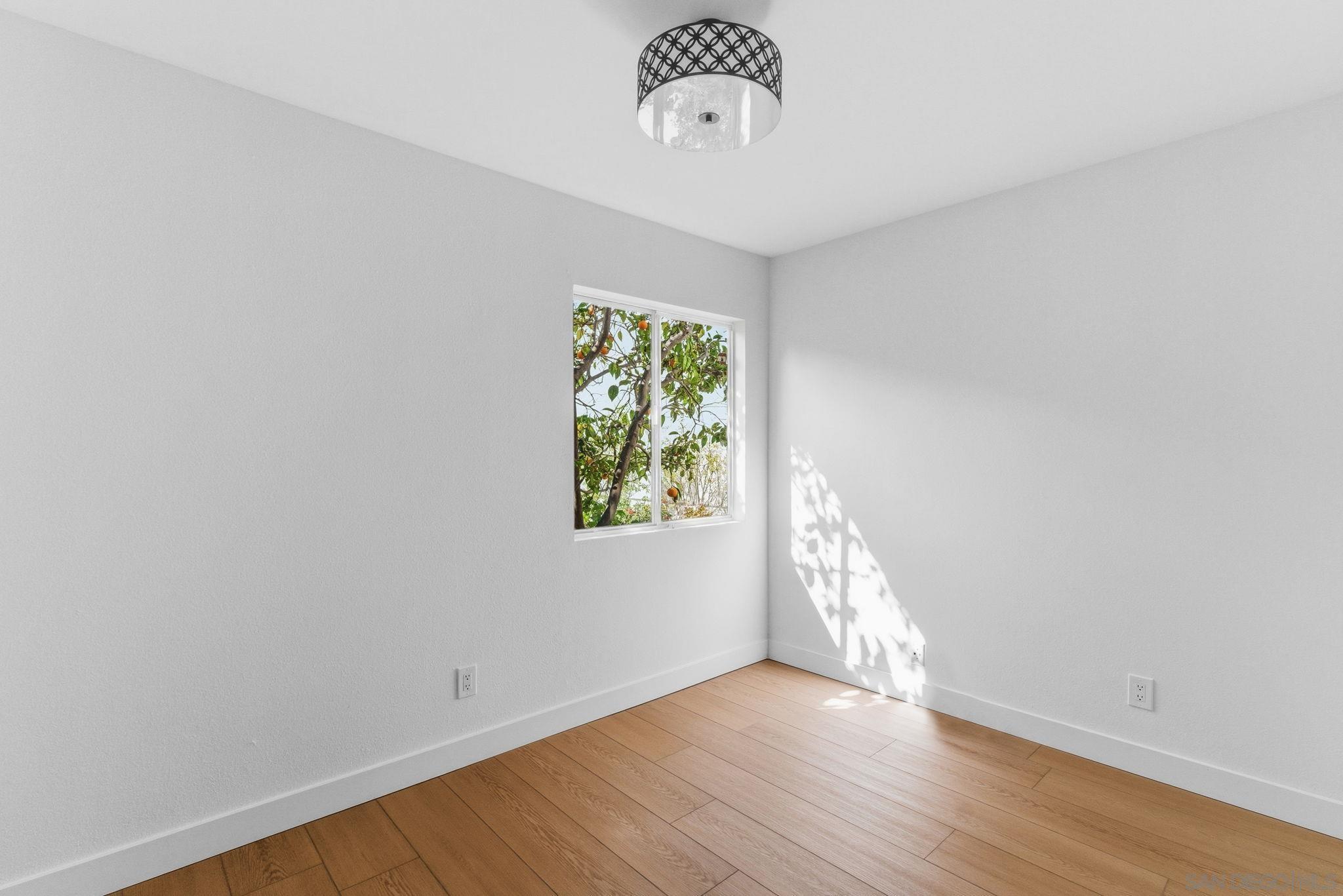 Detail Gallery Image 13 of 30 For 13779  Paseo Cardiel, San Diego,  CA 92129 - 4 Beds | 2 Baths