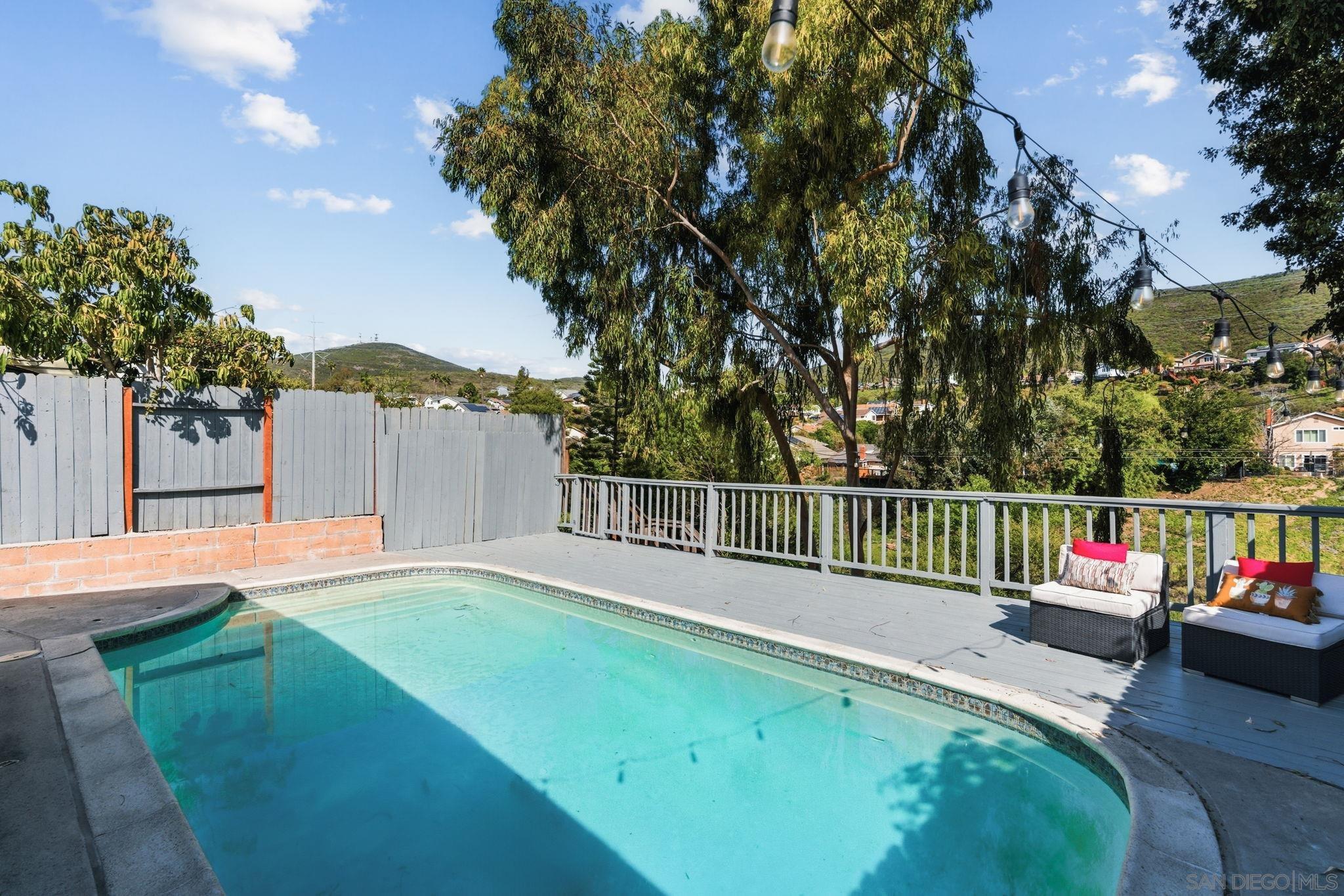 Detail Gallery Image 16 of 30 For 13779  Paseo Cardiel, San Diego,  CA 92129 - 4 Beds | 2 Baths