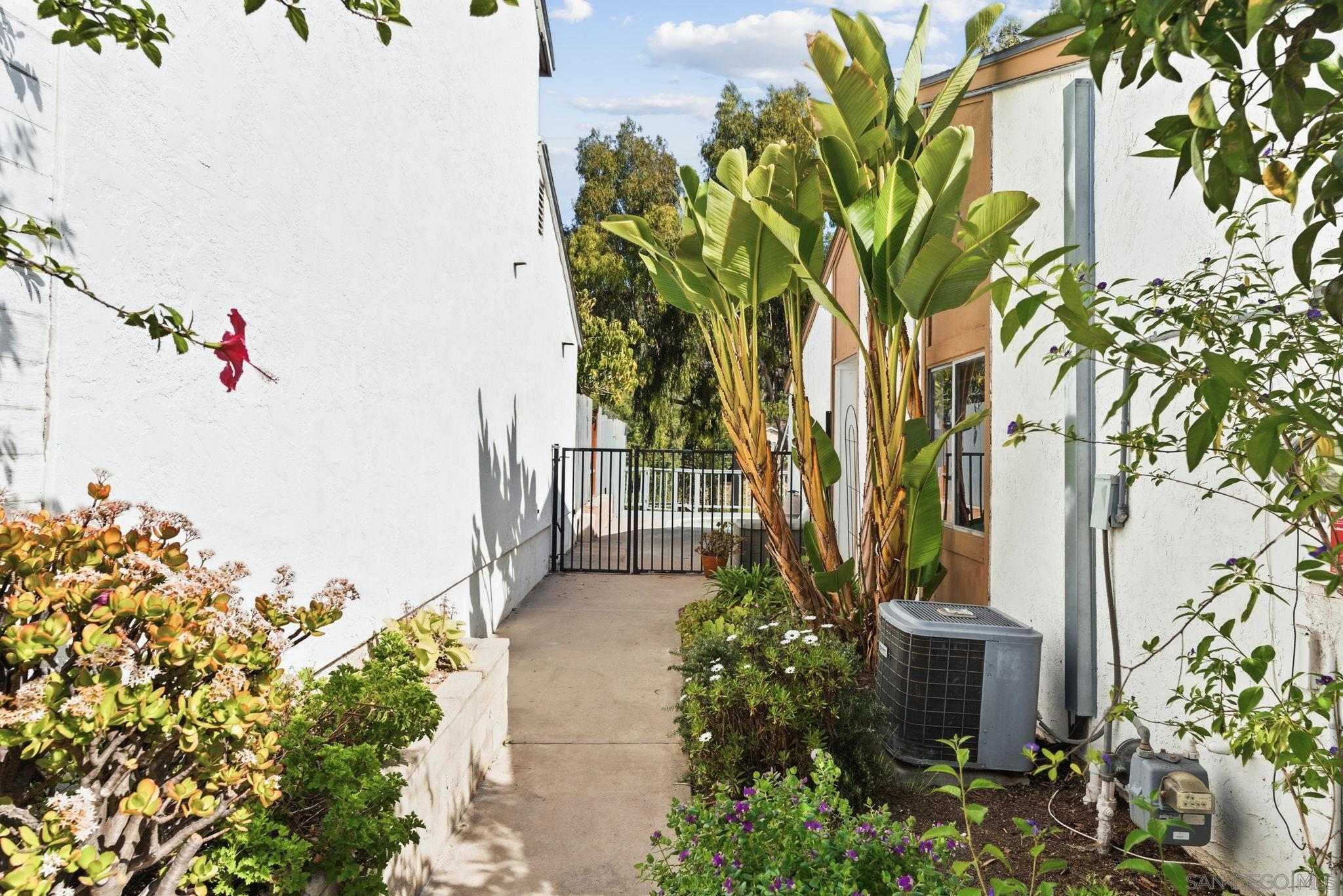 Detail Gallery Image 20 of 30 For 13779  Paseo Cardiel, San Diego,  CA 92129 - 4 Beds | 2 Baths