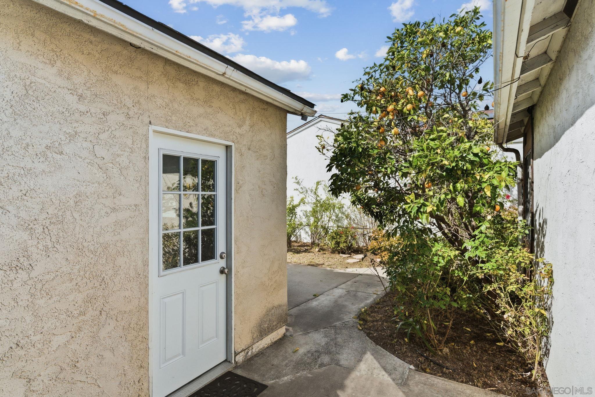 Detail Gallery Image 21 of 30 For 13779  Paseo Cardiel, San Diego,  CA 92129 - 4 Beds | 2 Baths